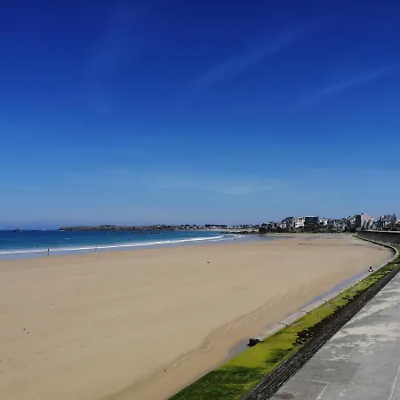 Apartment 800m De La
